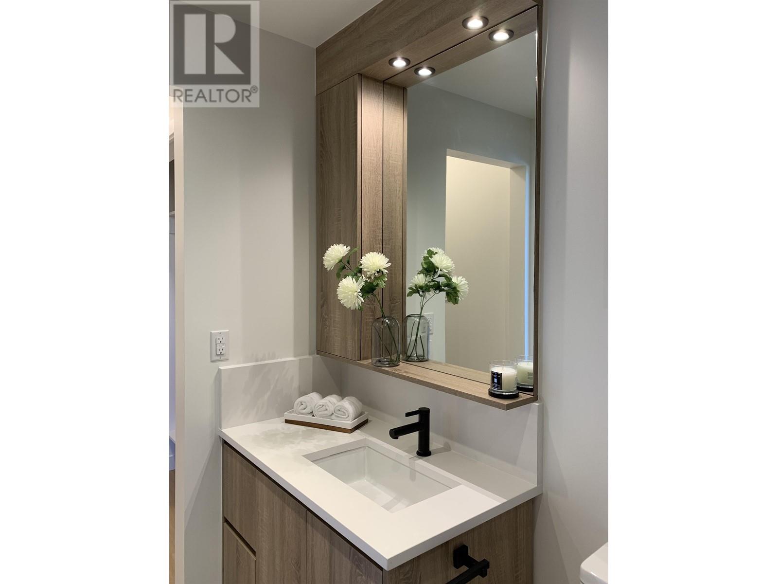 620 599 DANSEY AVENUE, Coquitlam real estate listing R2852241