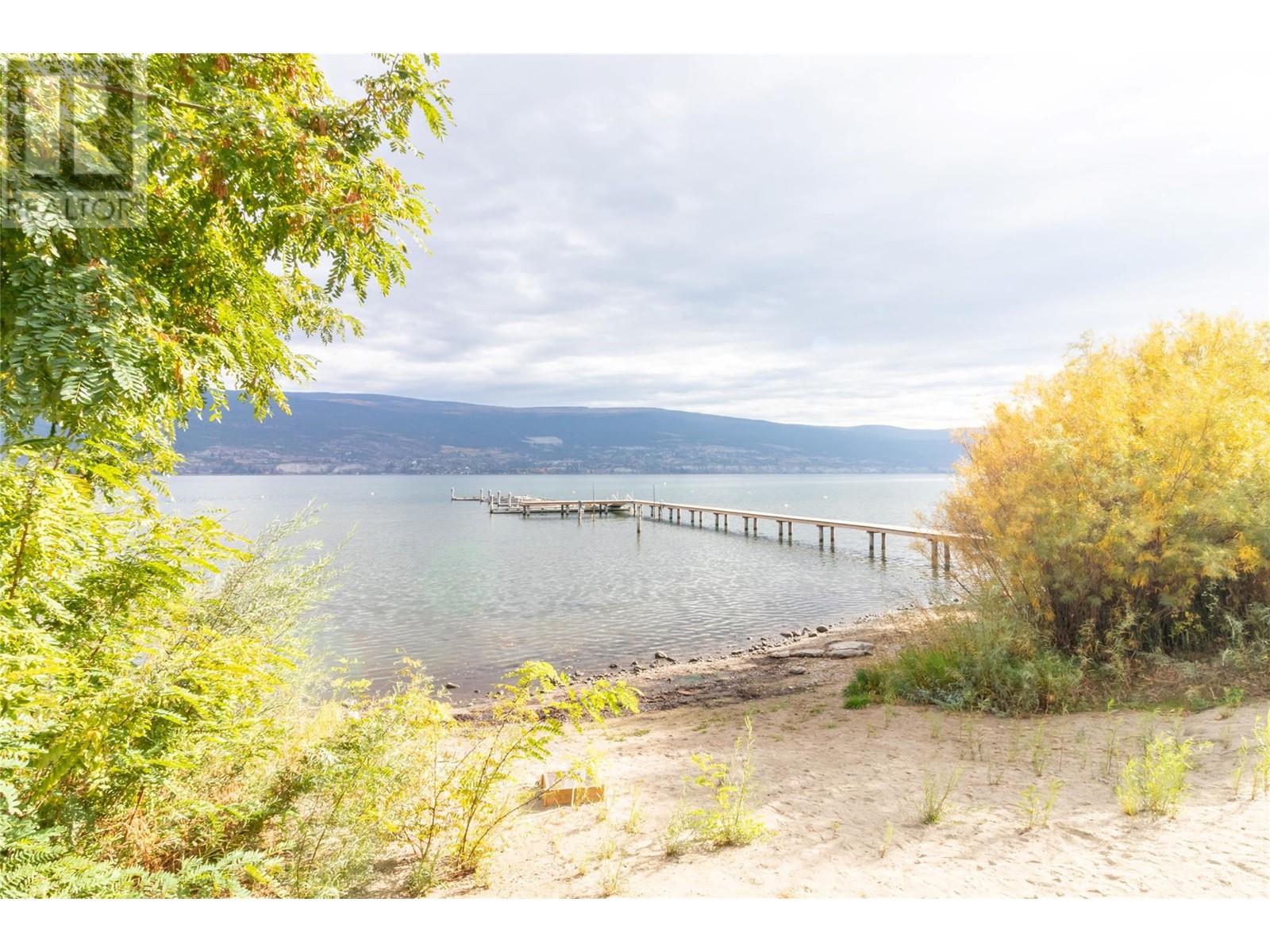 377 13011 LAKESHORE Drive South, Summerland