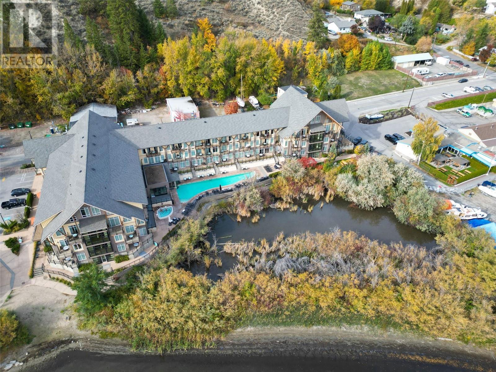 377 13011 LAKESHORE Drive South, Summerland