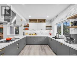 4 2115 SPRING STREET, Port Moody