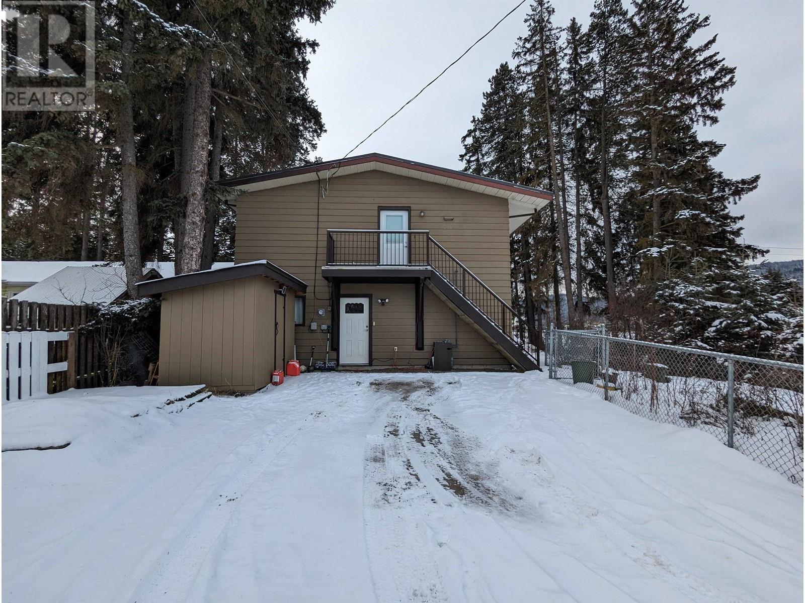 1527 COLUMBIA Drive, Smithers