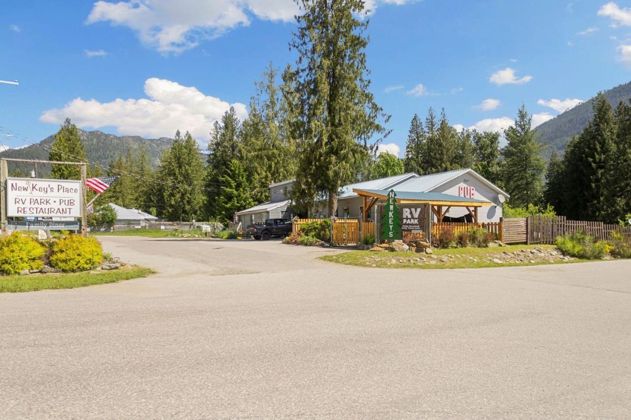 16070 Highway 3a, Crawford Bay / Riondel