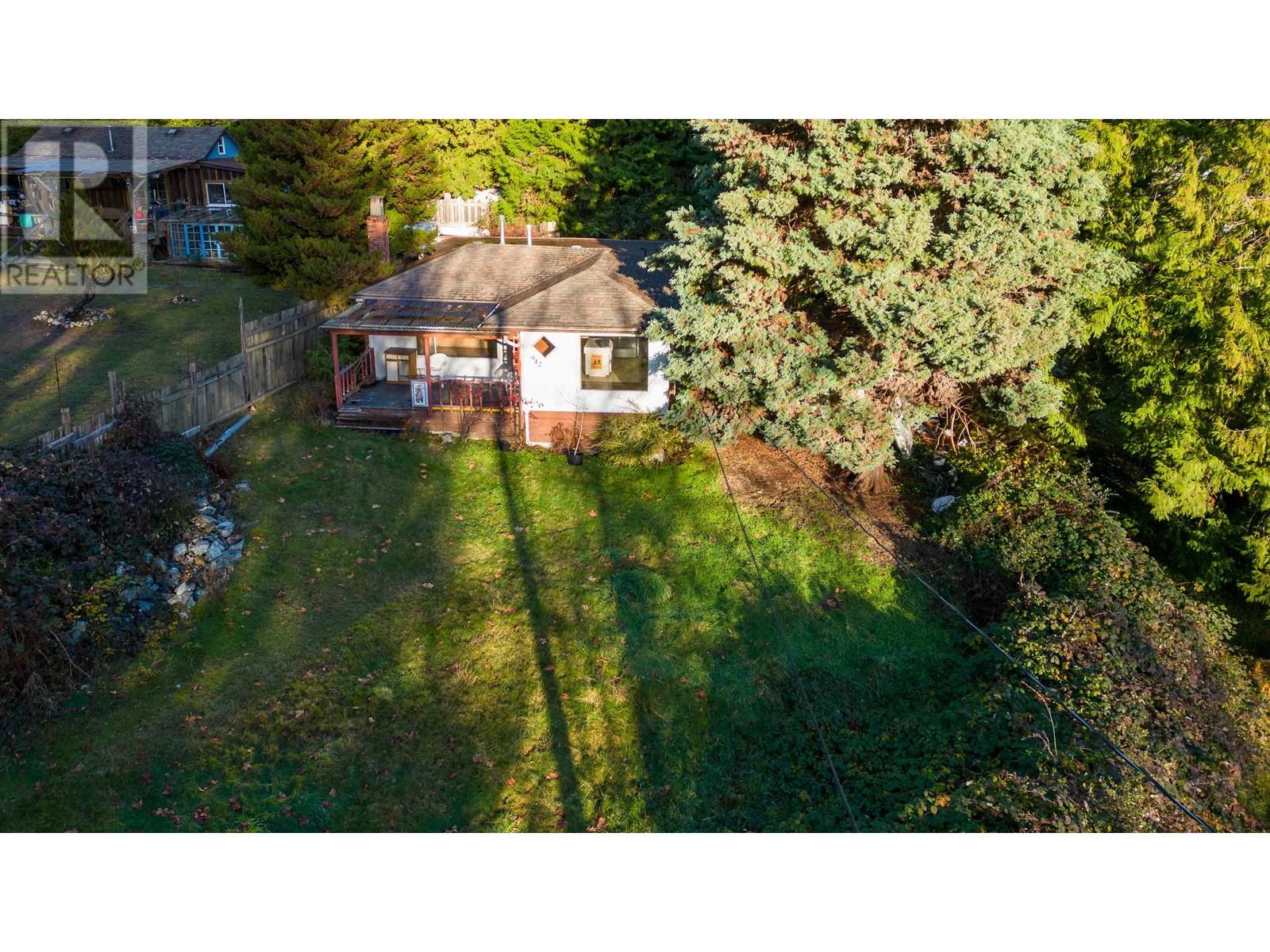 942 TRANT ROAD, Gibsons