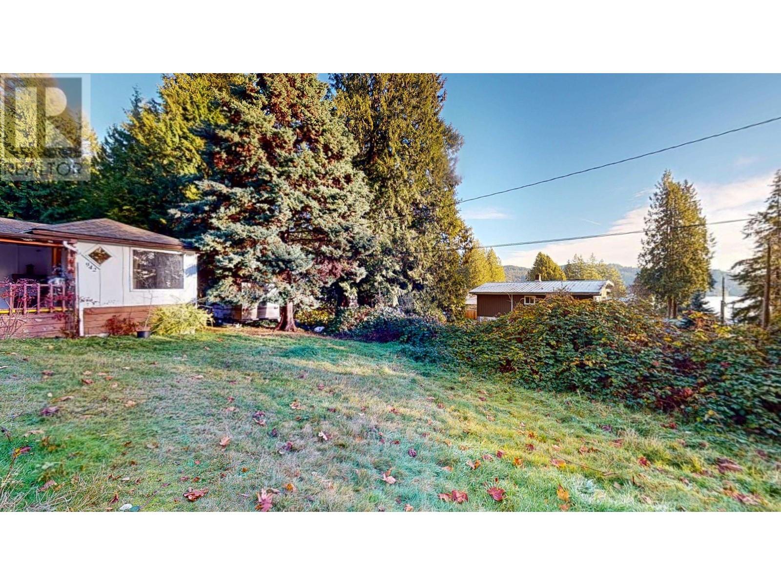 942 TRANT ROAD, Gibsons