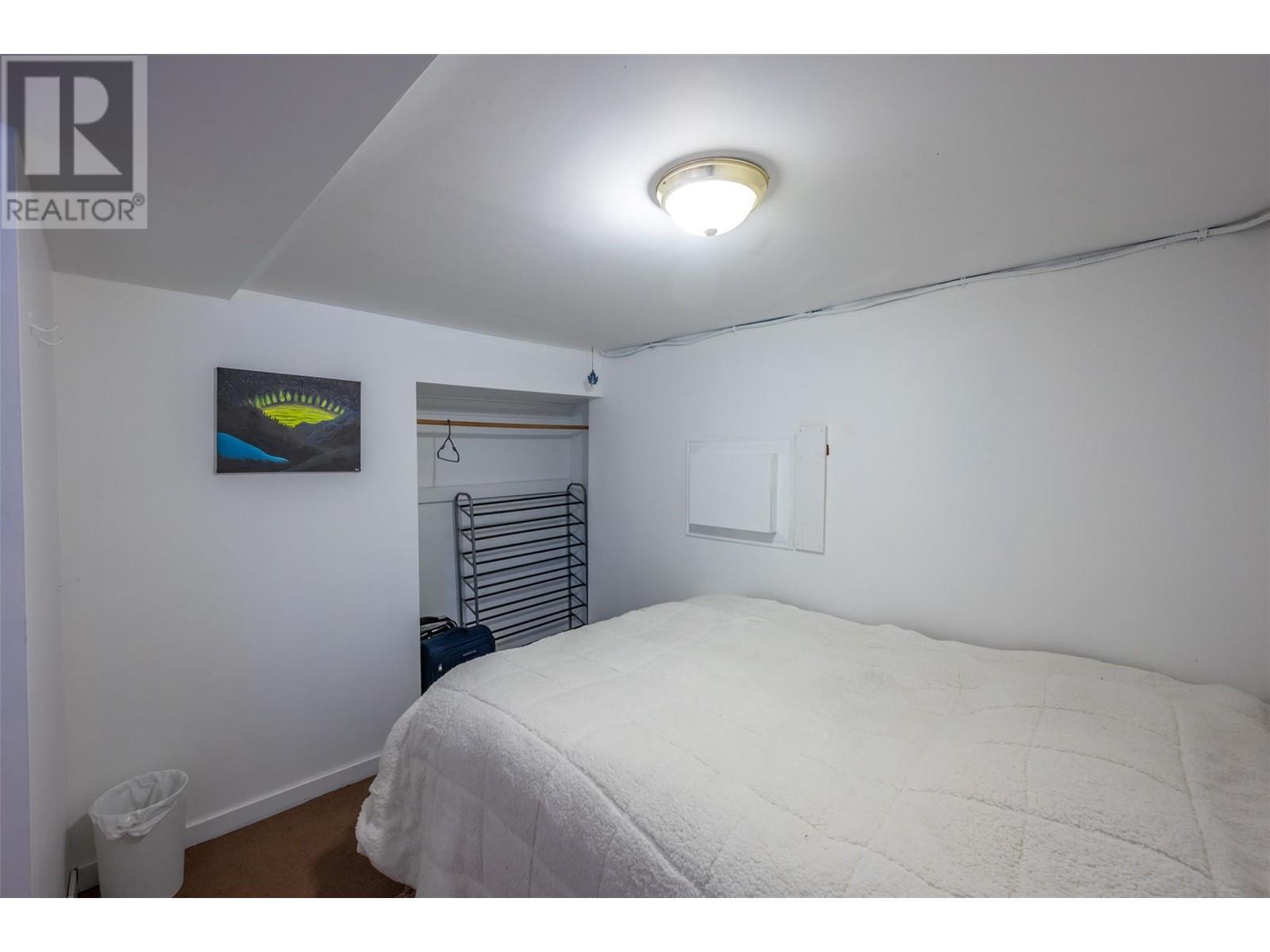  13013 Rosedale Avenue, Summerland