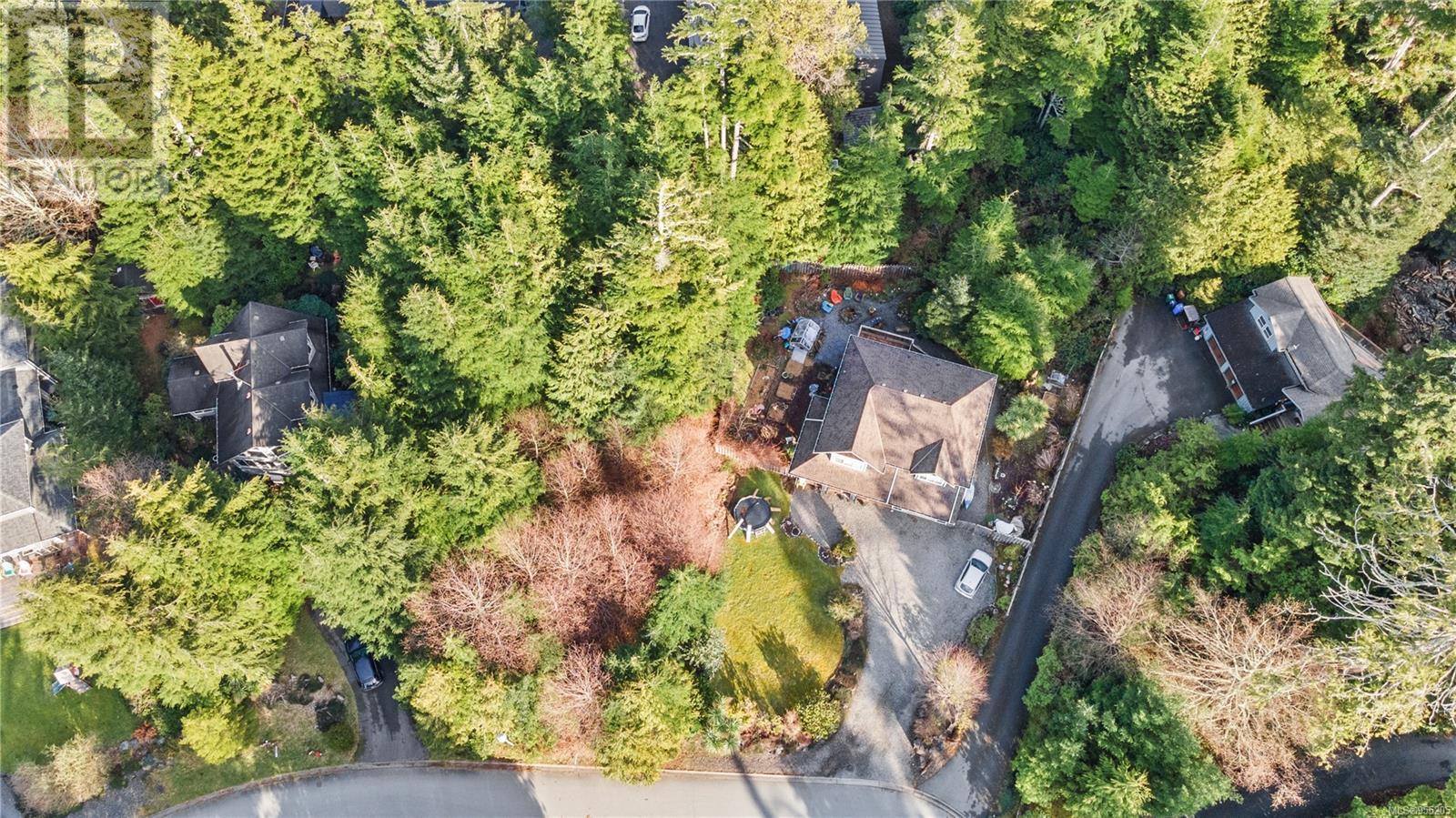 875 Barclay Pl, Ucluelet
