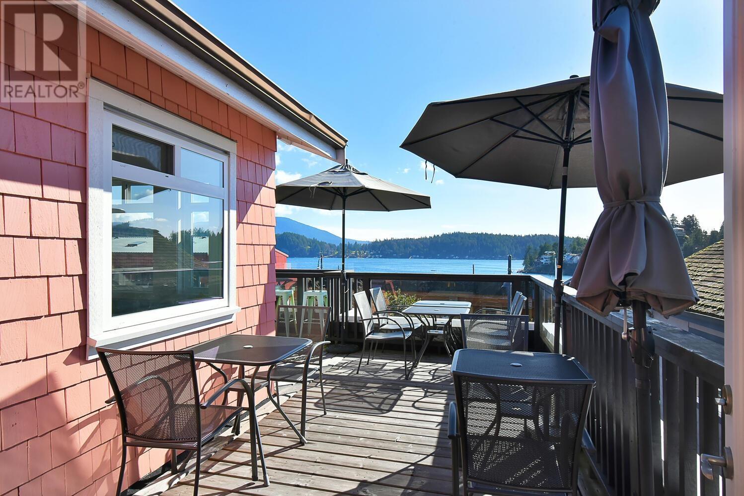 201 280 GOWER POINT ROAD, Gibsons