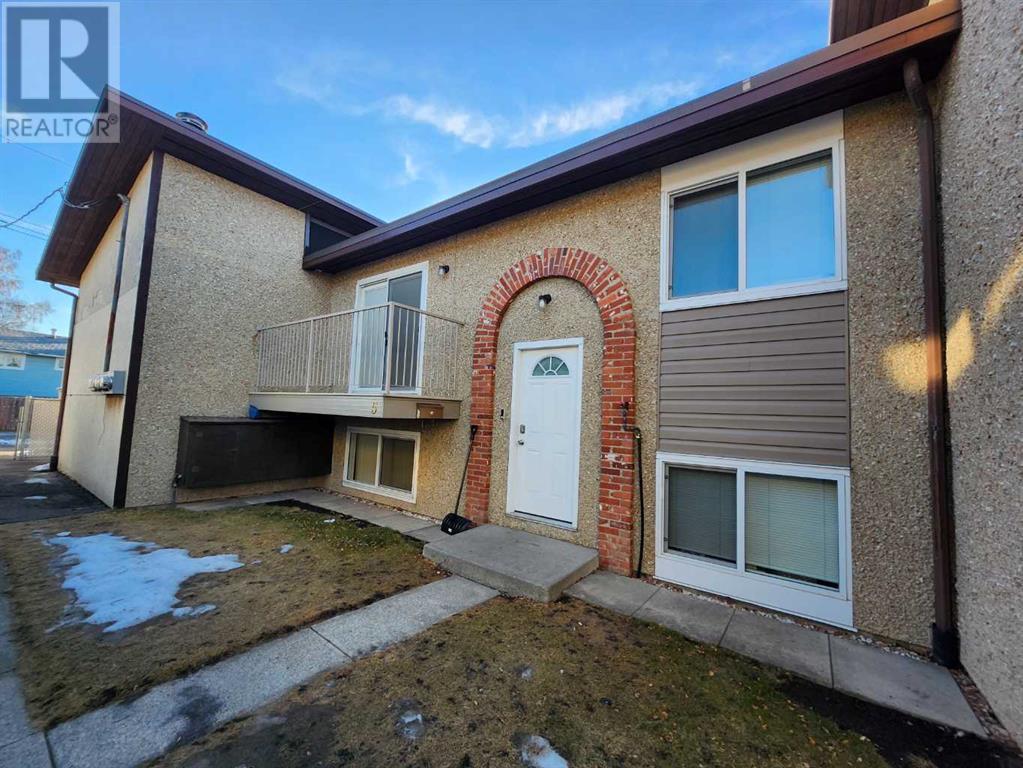 Multi-family House for Sale in  Huntley Close NE Huntington Hills Calgary 