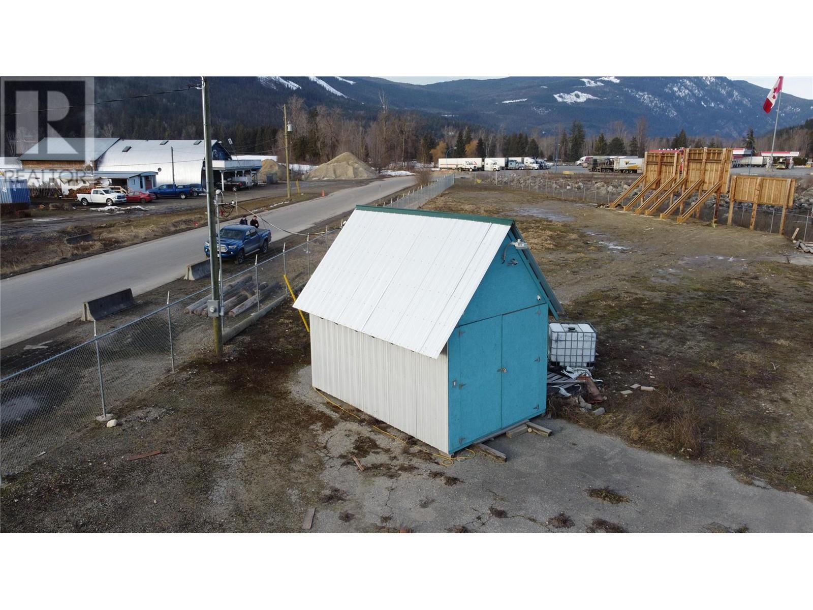  1310 Trans Canada Highway, Sicamous
