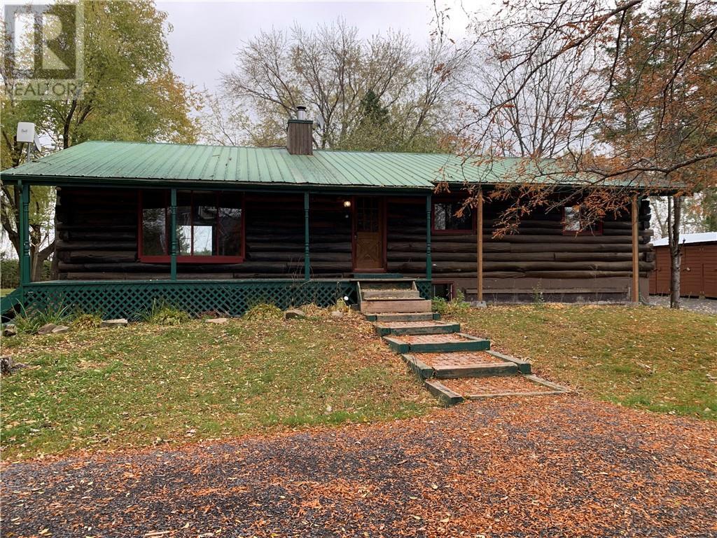 889 Lalonde Road, L'orignal