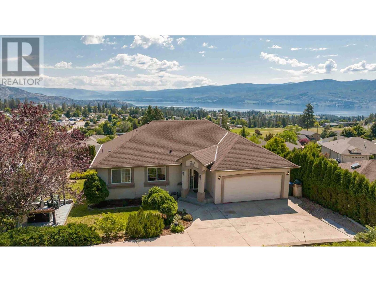  2912 Glen Abbey Place, West Kelowna