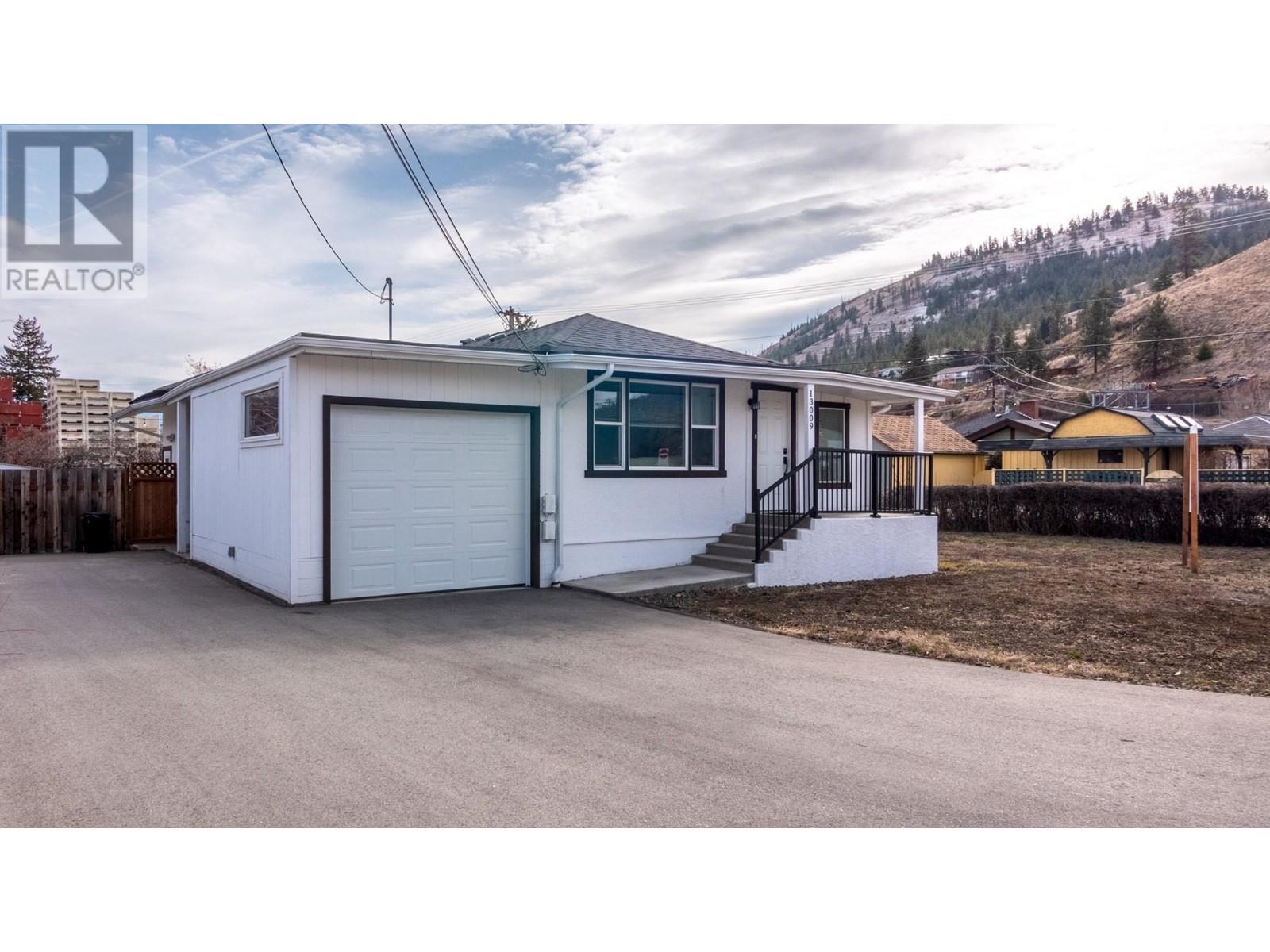 13009/13015 Armstrong Avenue, Summerland