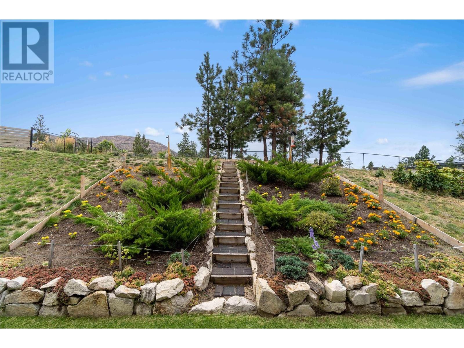  305 Tanager Drive, Kelowna