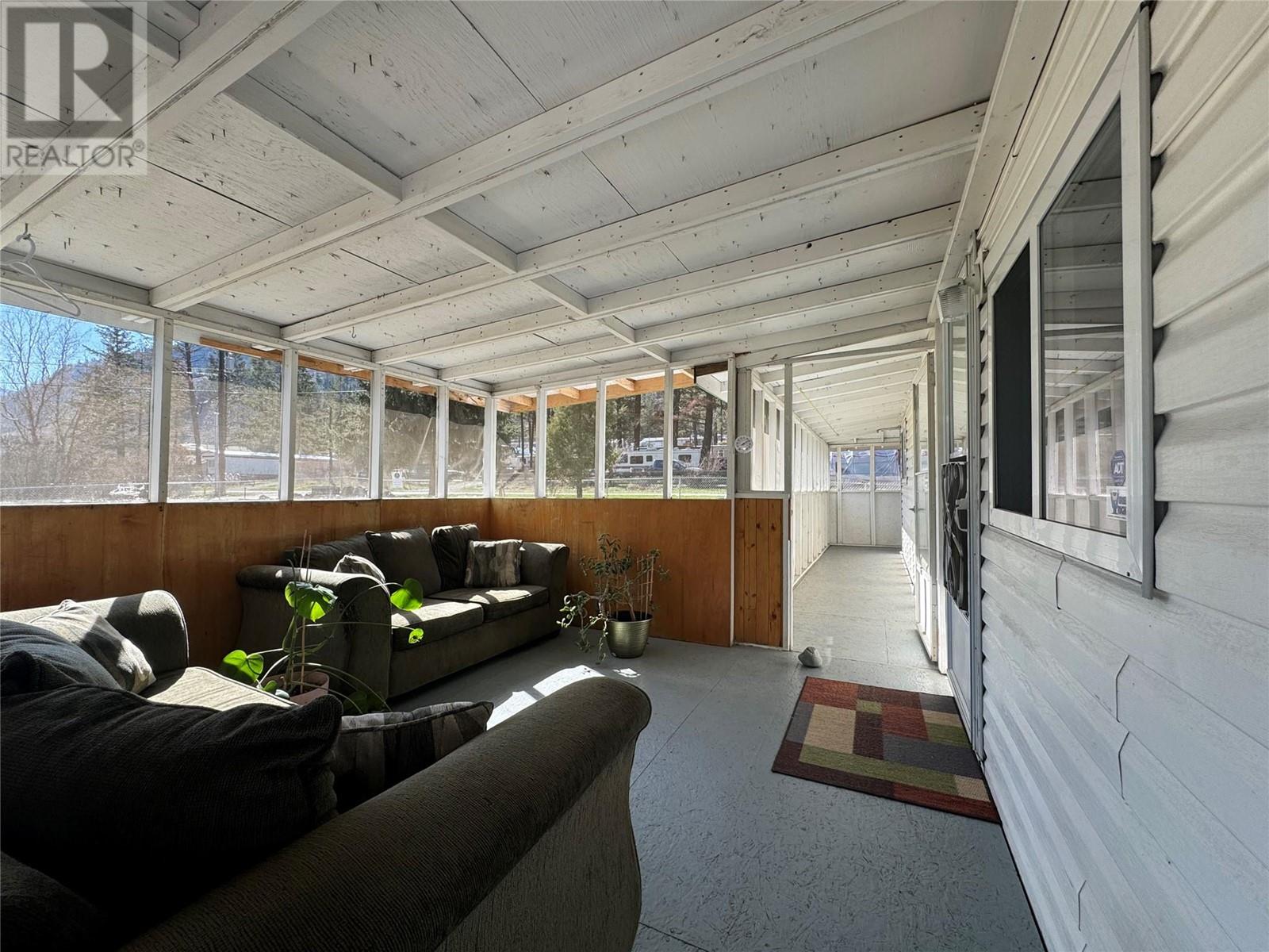  1483 MAIN Street, Olalla