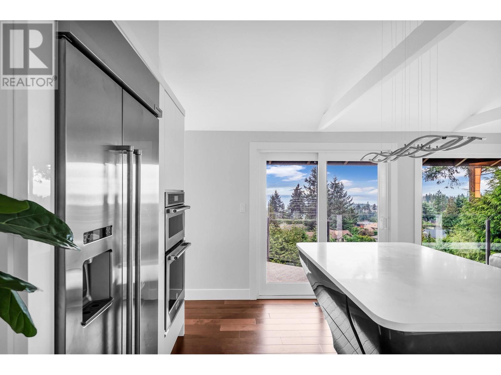 4626 WOODGREEN DRIVE, West Vancouver