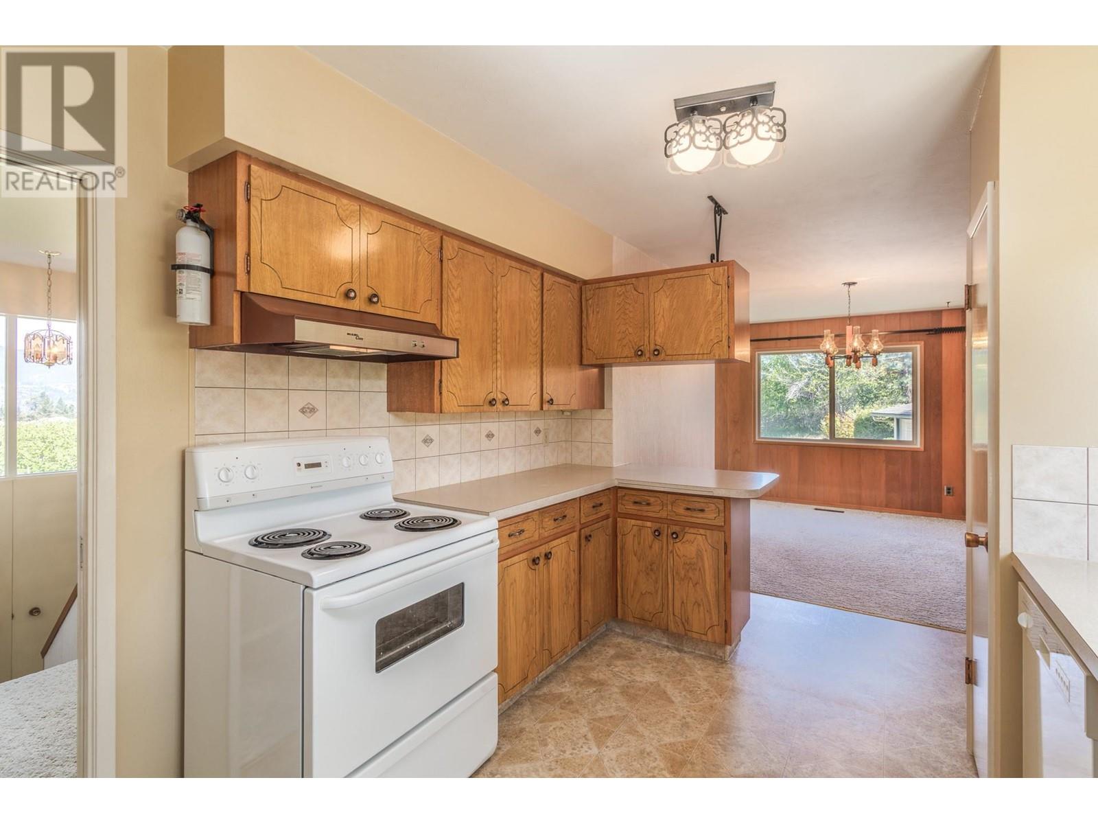 4729 Lakeshore Road - 55