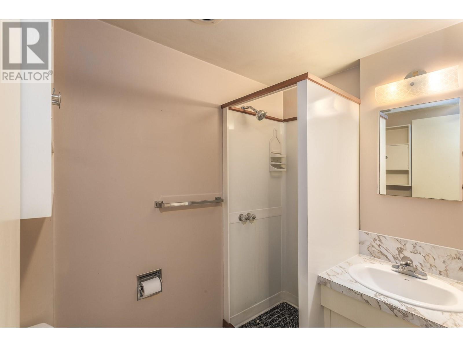 4729 Lakeshore Road - 68