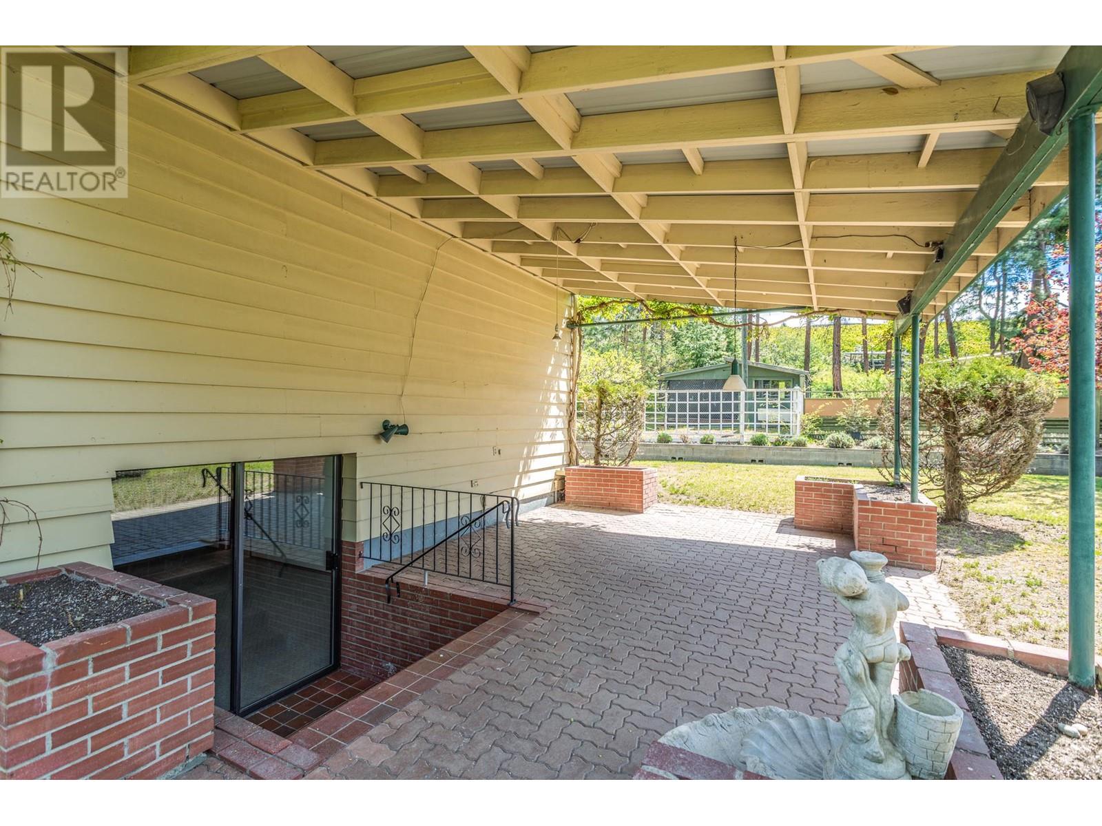  4729 Lakeshore Road, Kelowna