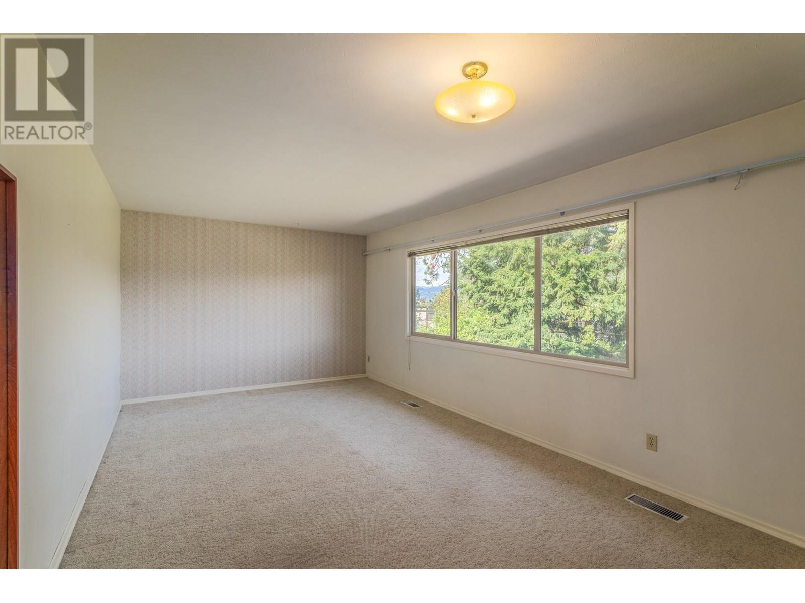 4729 Lakeshore Road - 57