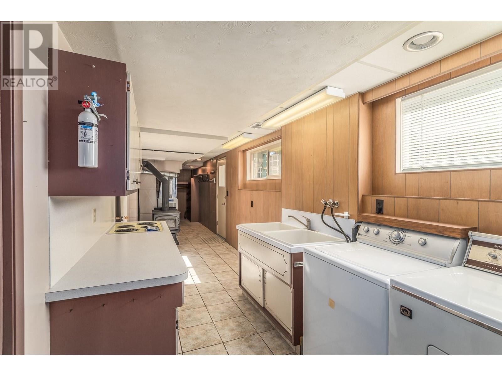  4729 Lakeshore Road, Kelowna