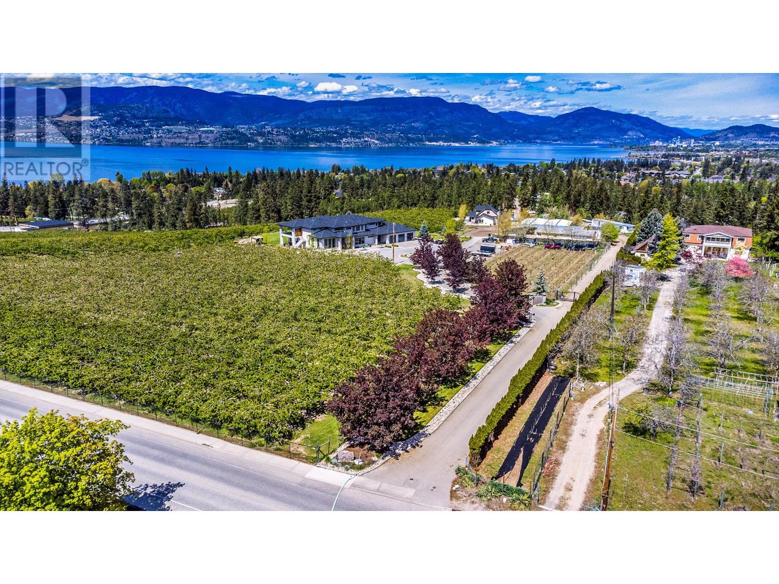 4729 Lakeshore Road - 94