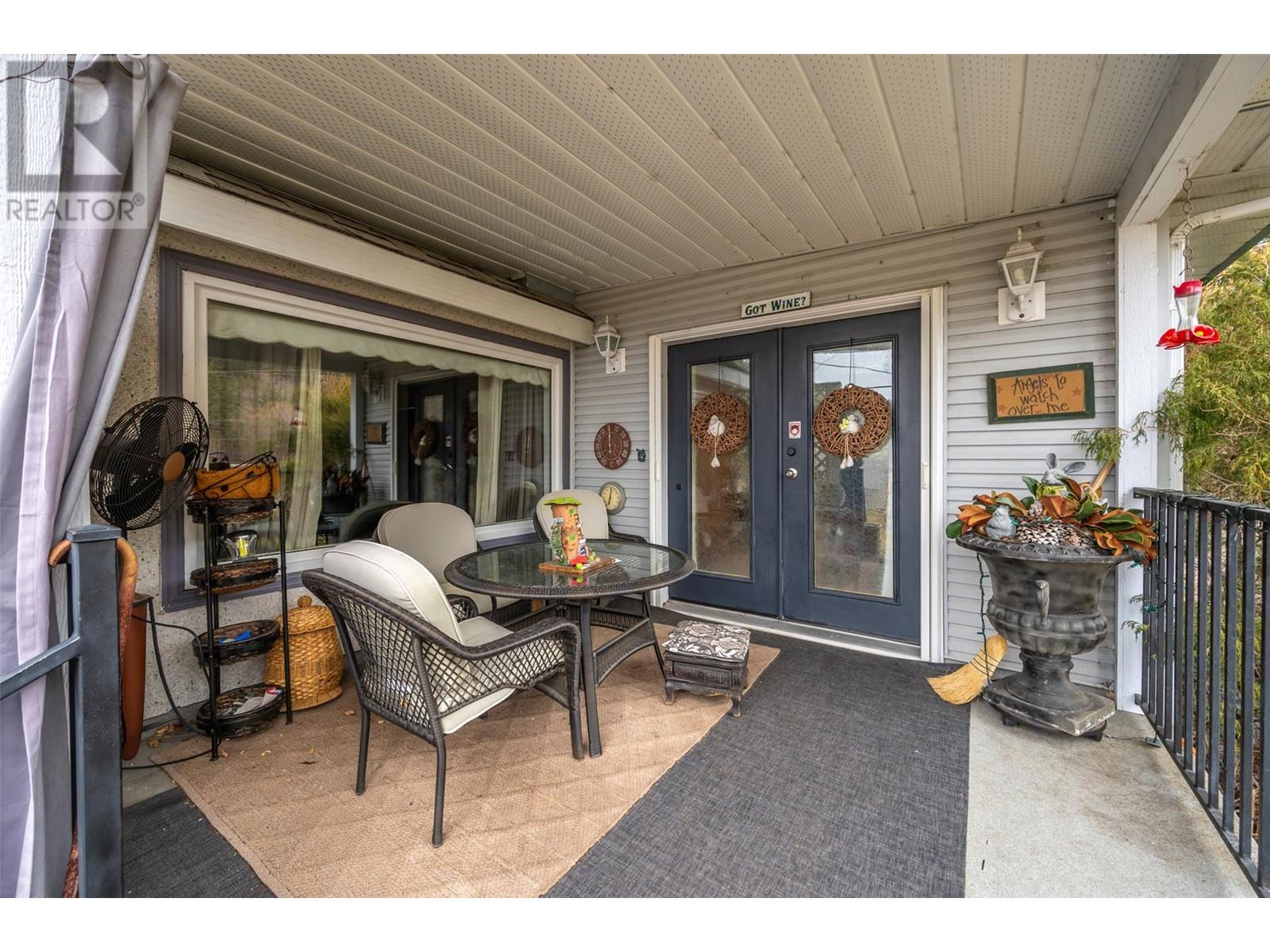  17418 Garnet Valley Road, Summerland