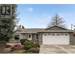 755 Newcastle Ave, Parksville