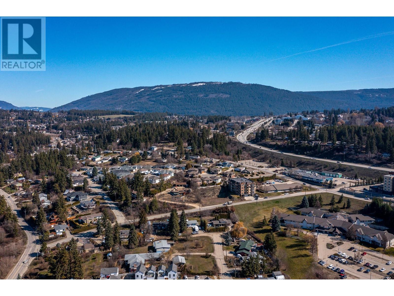  1020 12 Street Northeast, Salmon Arm