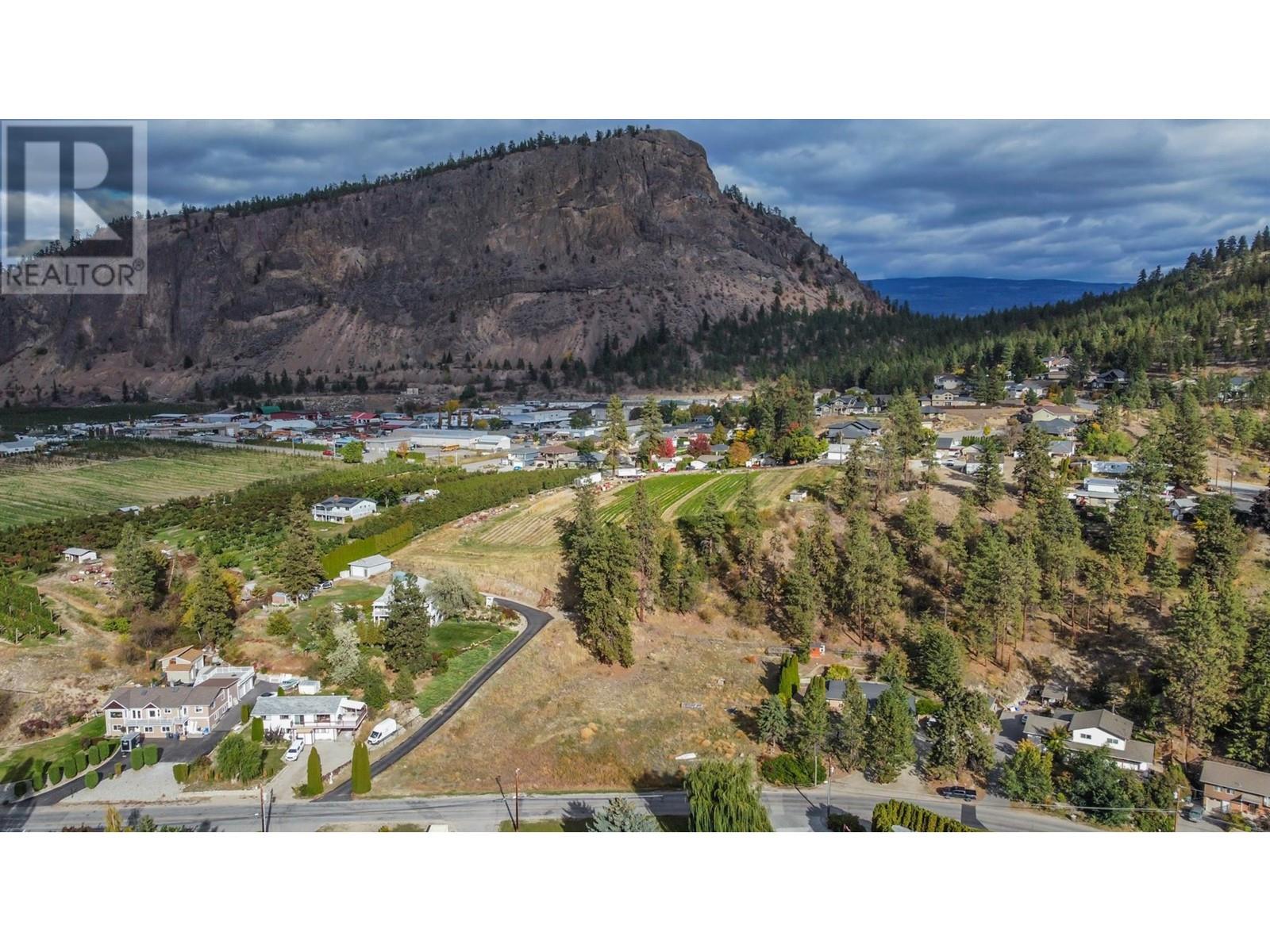  8015 VICTORIA Road, Summerland