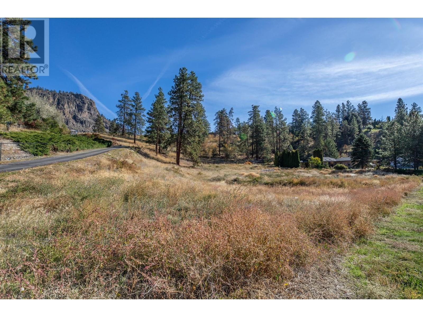  8015 VICTORIA Road, Summerland