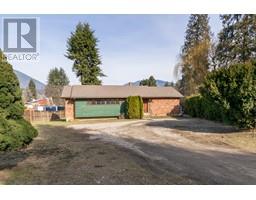  881 Foothill Road, Salmon Arm