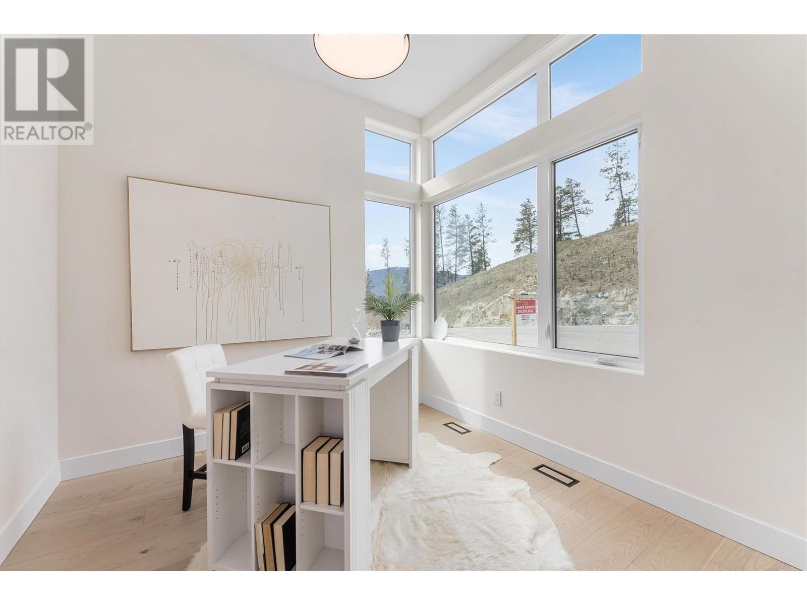  3462 Hilltown Close, Kelowna