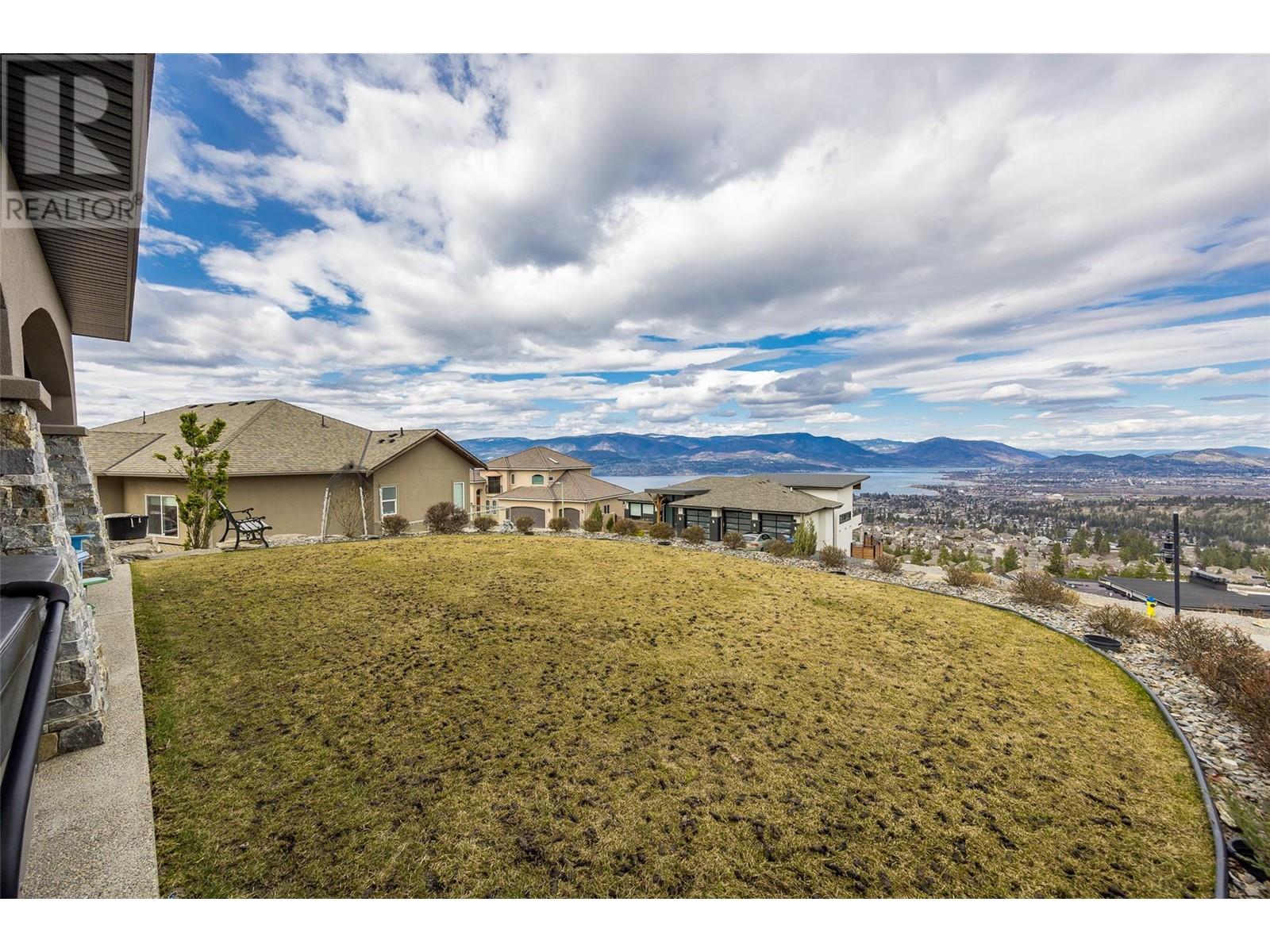  900 Lamont Lane, Kelowna