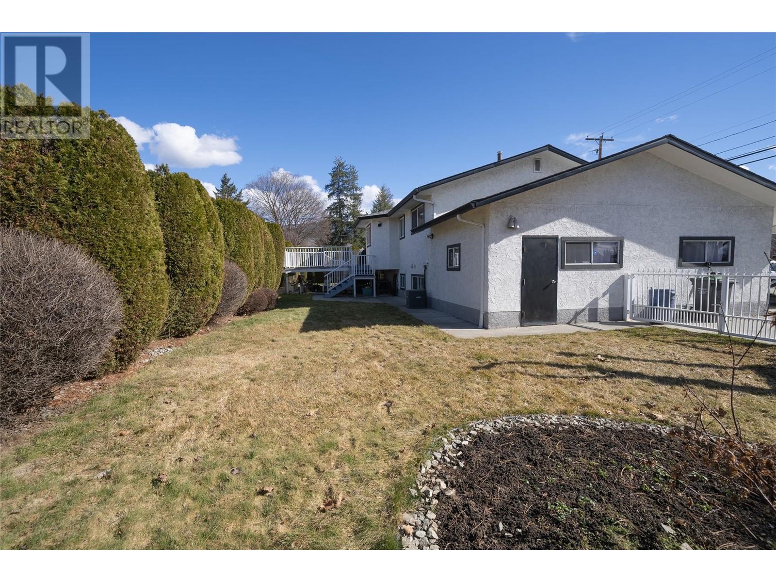  360 McCurdy Road, Kelowna