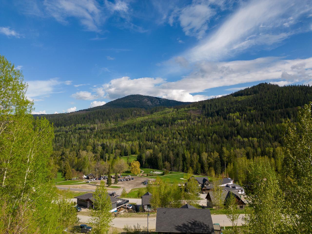 1021 SILVERTIP ROAD, Rossland