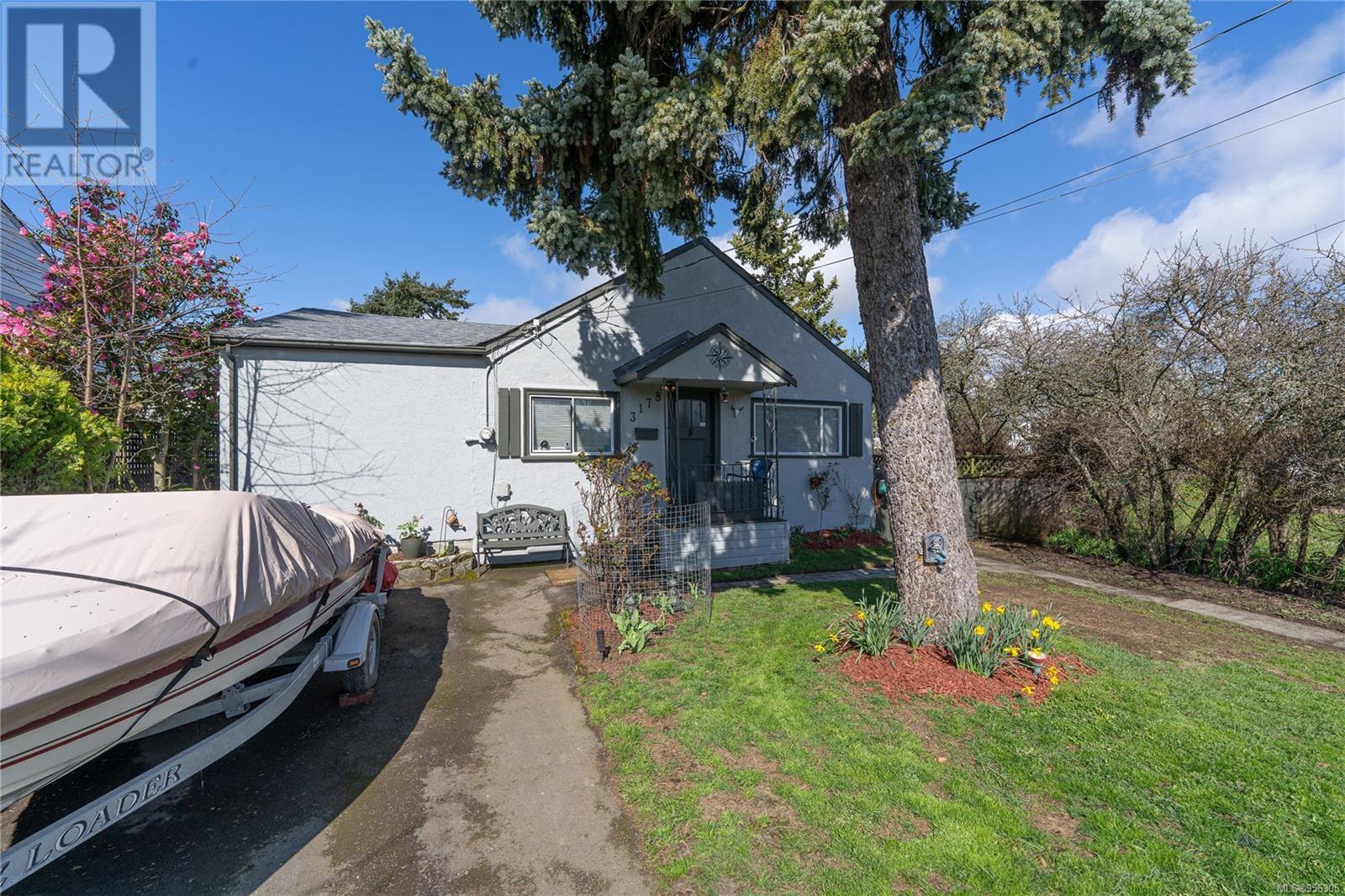  3178 Earl Grey Street, Saanich