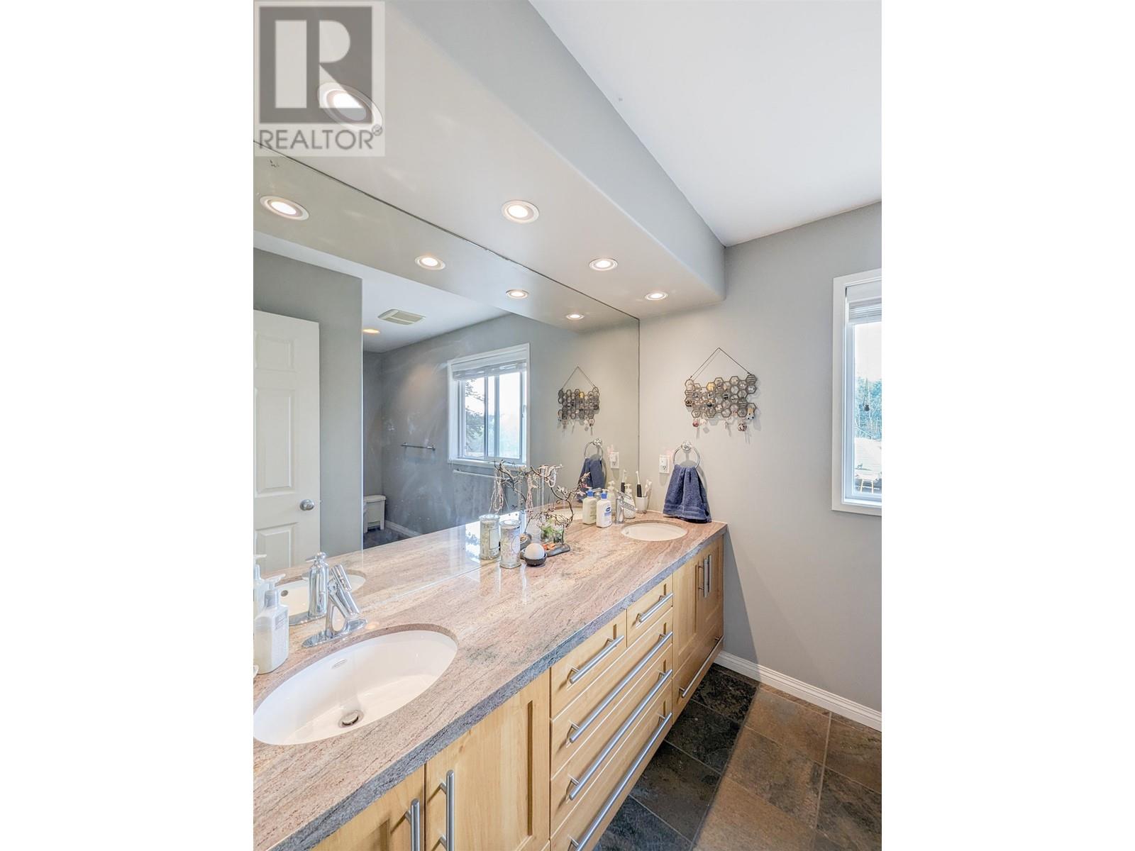 3920 TROUT DRIVE, Lac La Hache