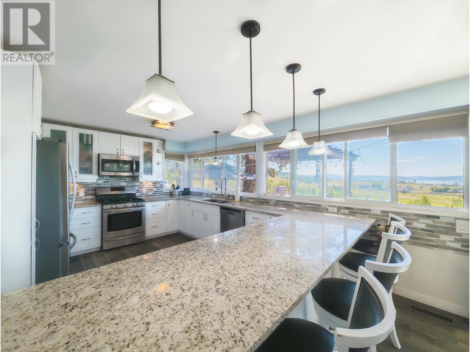 3920 TROUT DRIVE, Lac La Hache