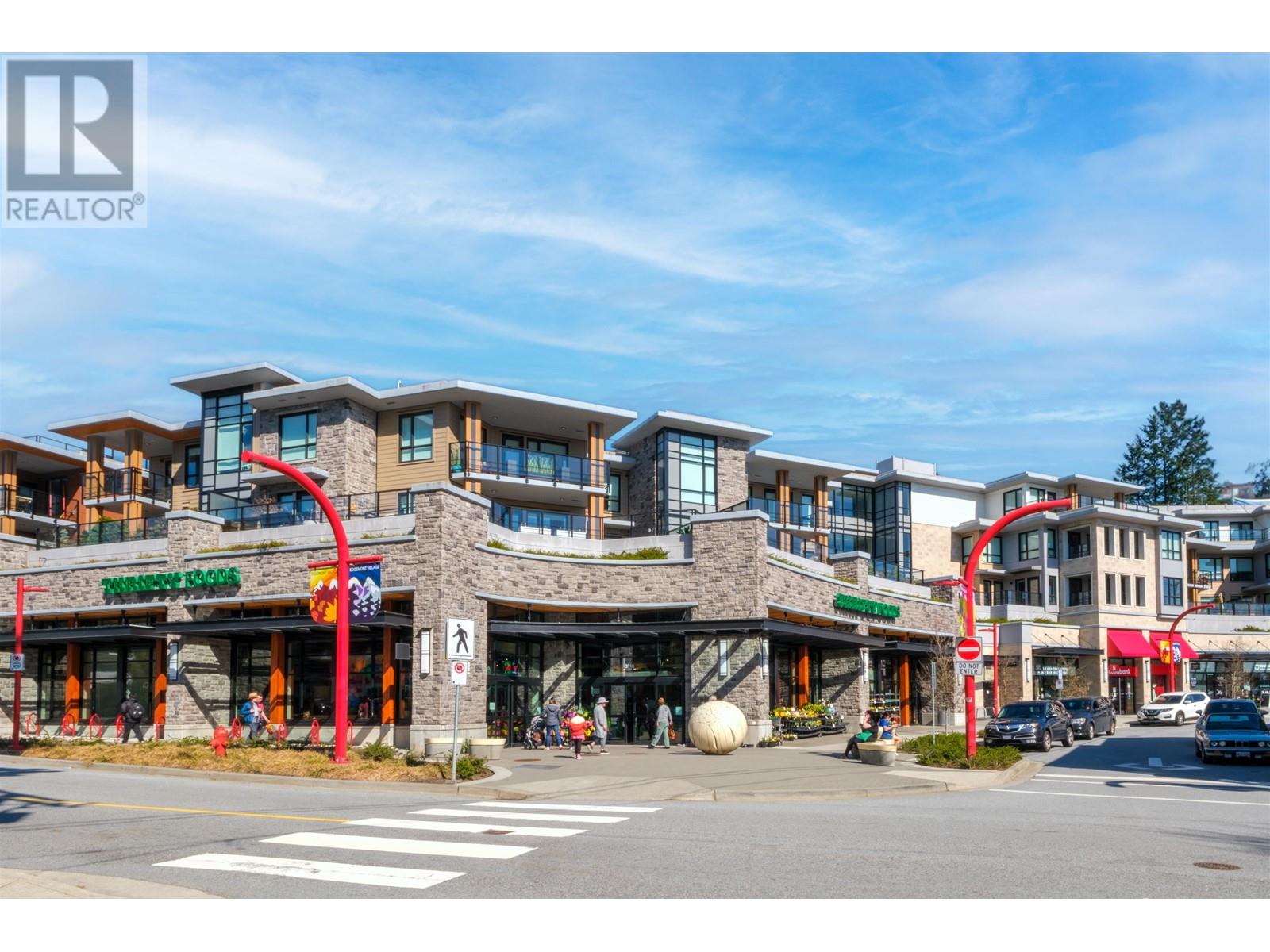 209 3220 CONNAUGHT CRESCENT, North Vancouver