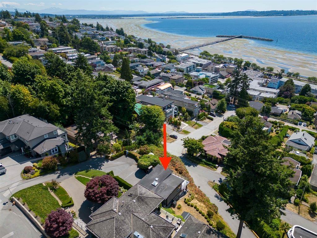 1259 EVERALL STREET, White Rock