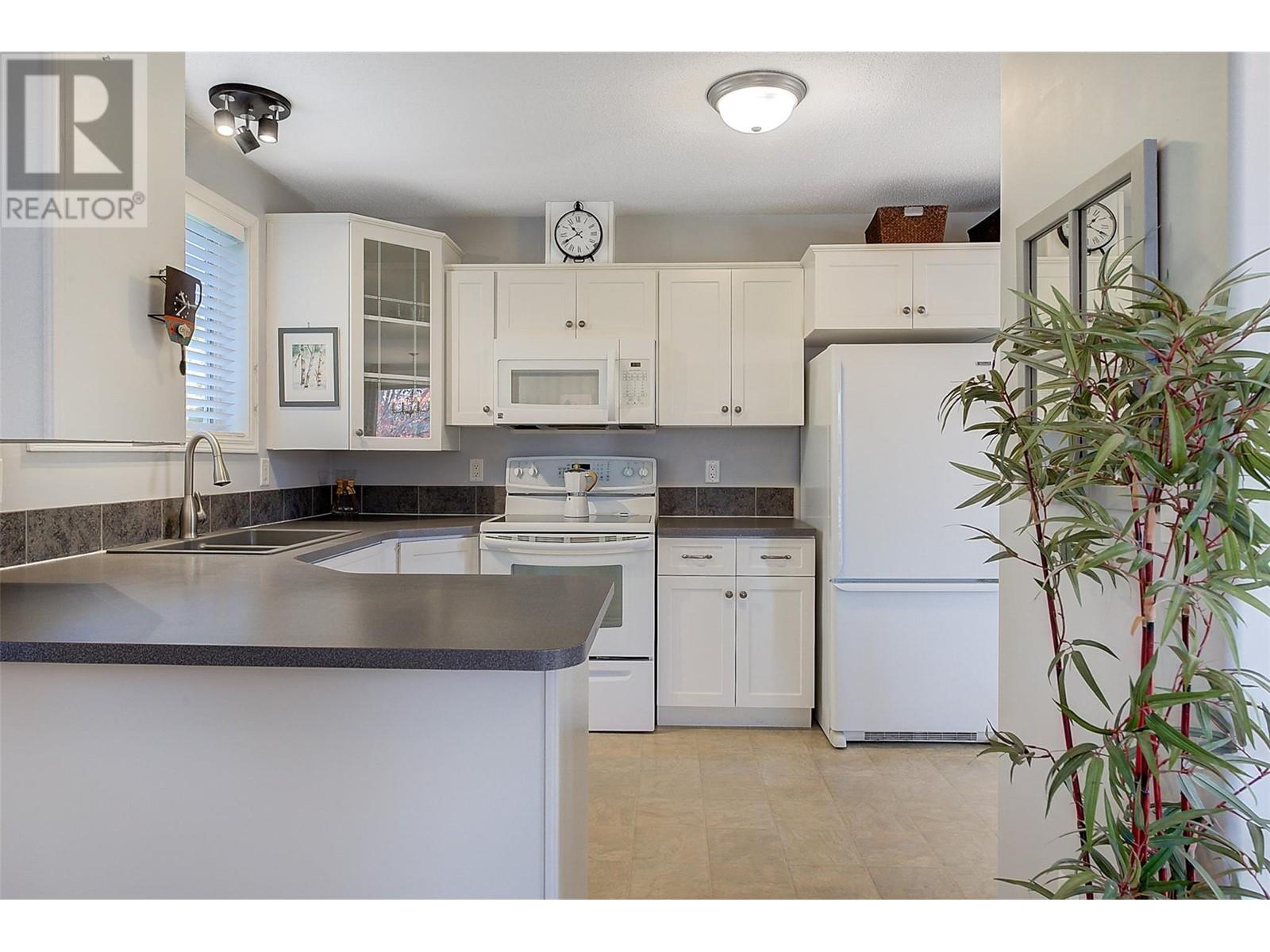  2202 Mimosa Drive, West Kelowna