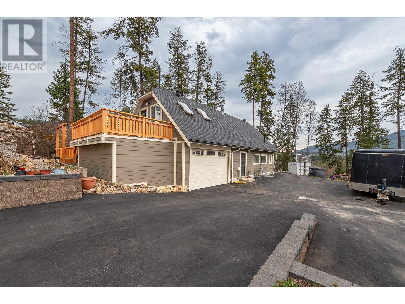  3131 20 Street Northeast, Salmon Arm