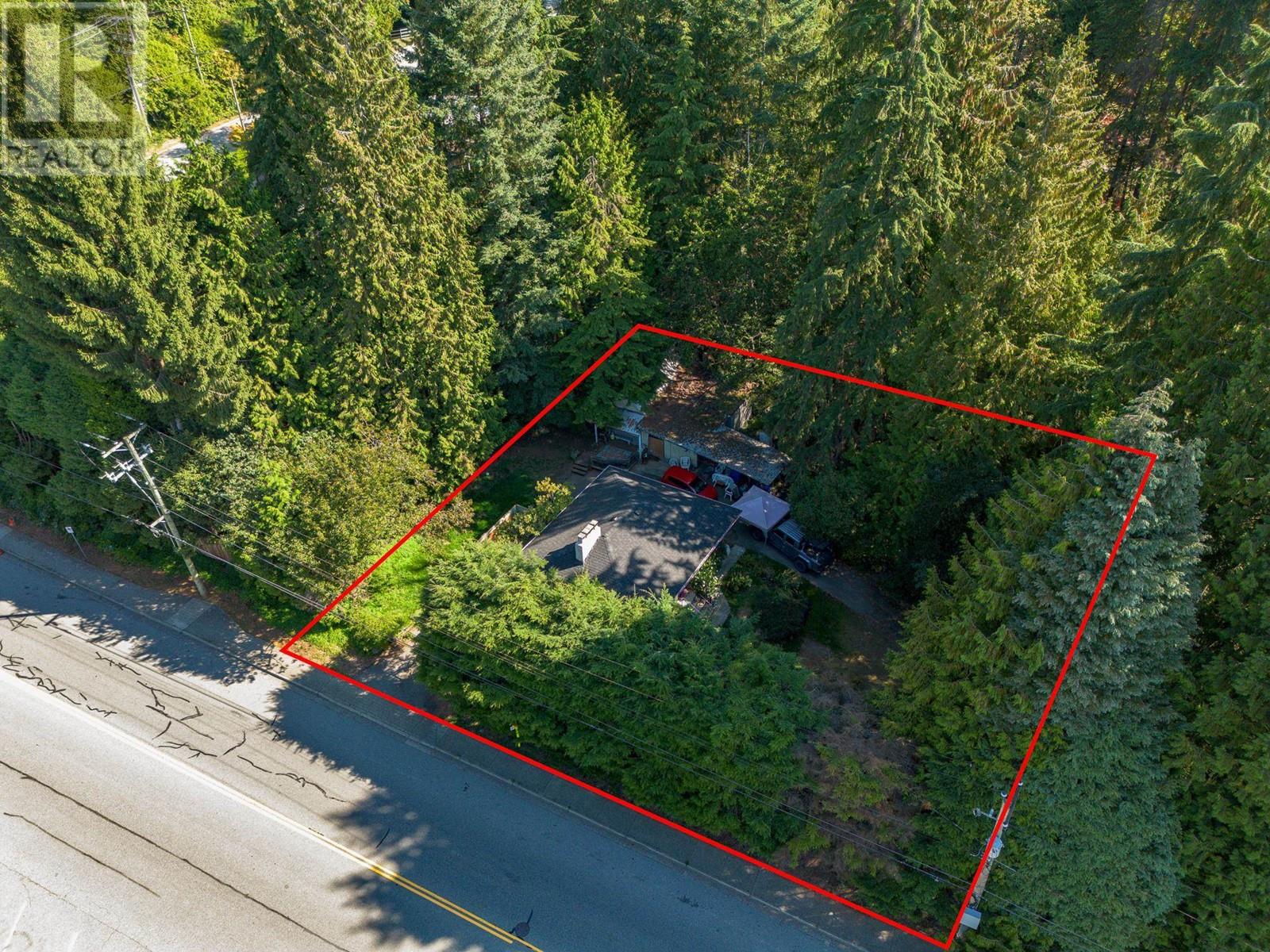 698 W KINGS ROAD, North Vancouver
