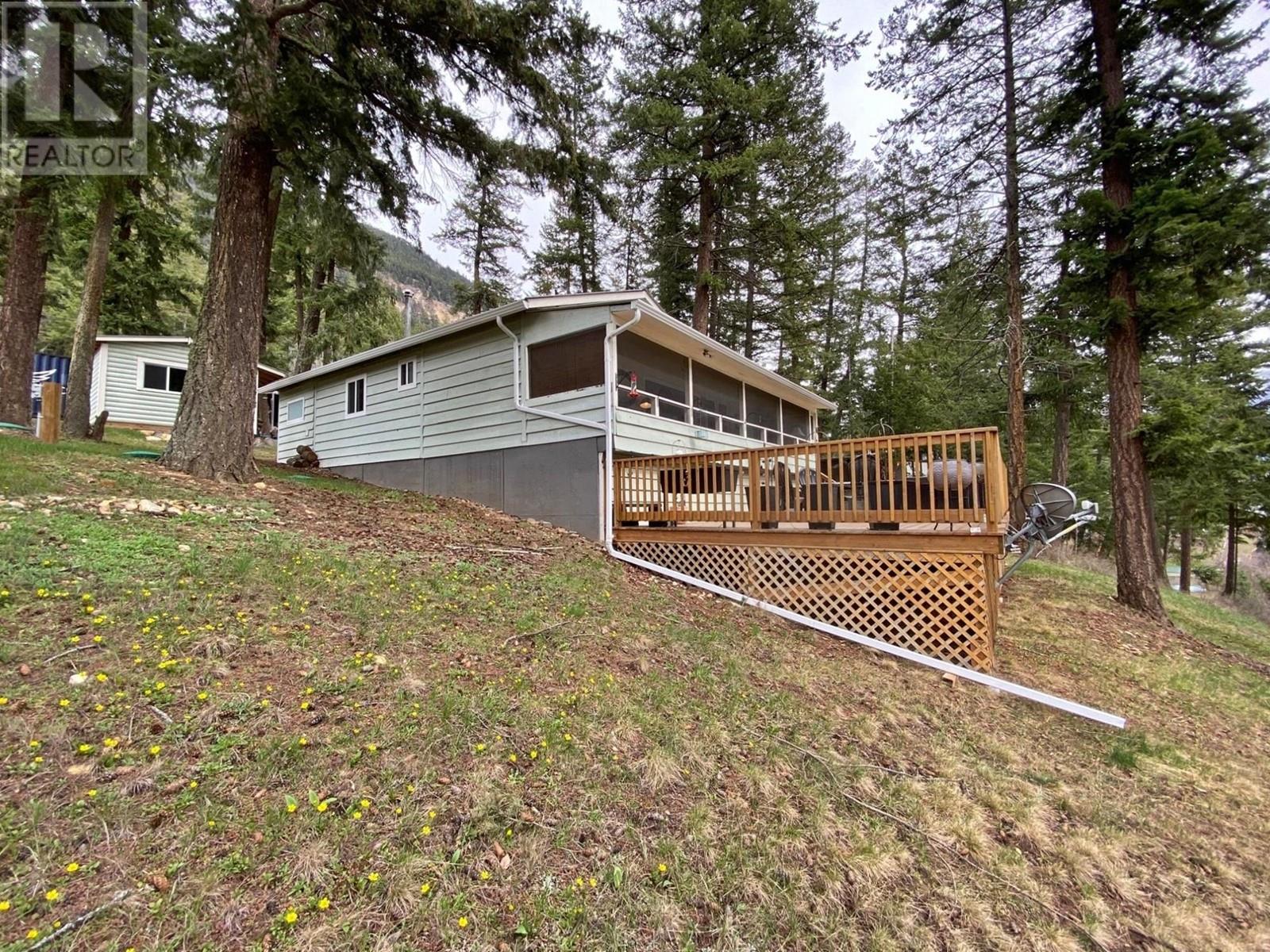5472 AGATE BAY ROAD, Barriere