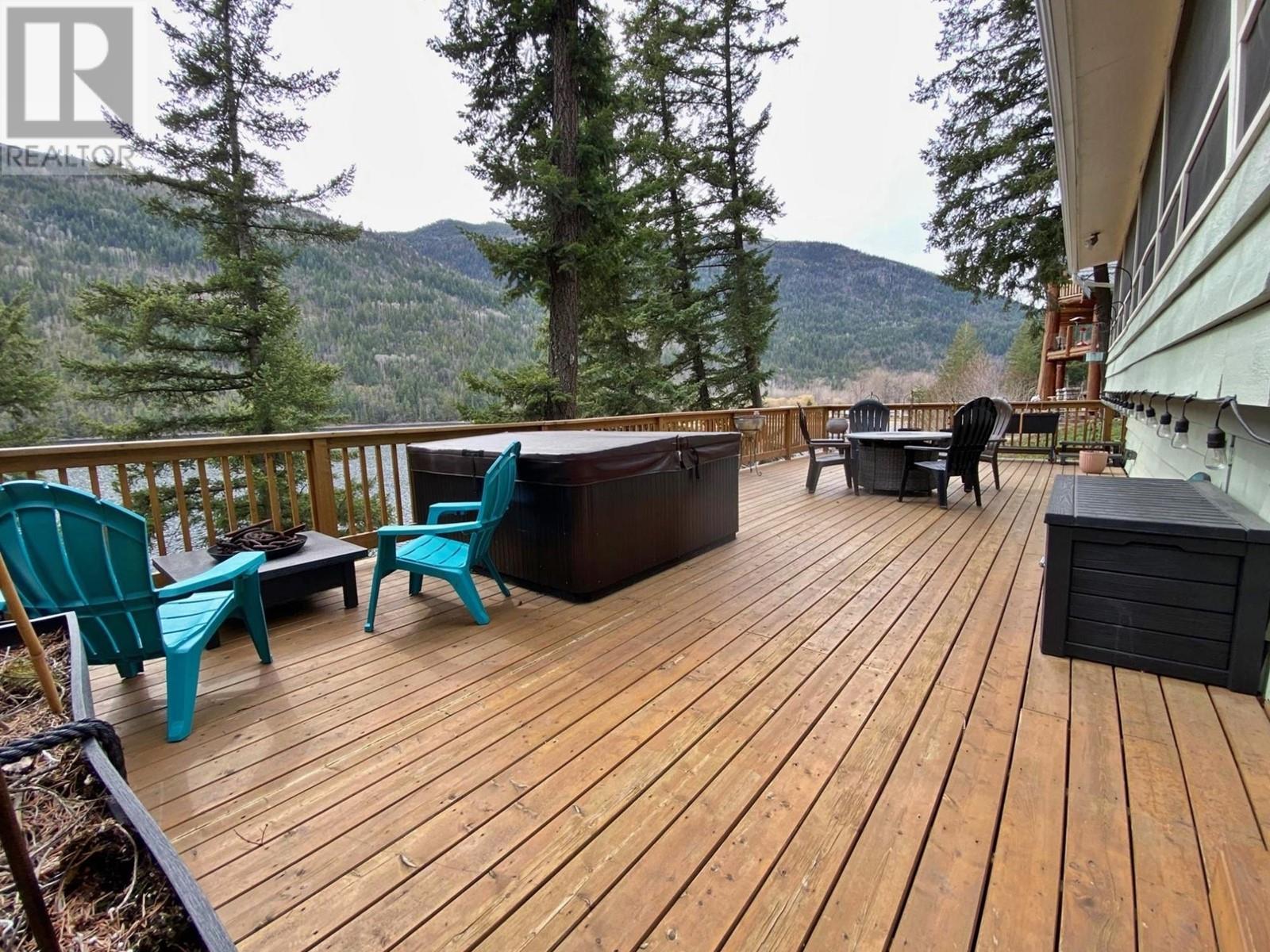 5472 AGATE BAY ROAD, Barriere