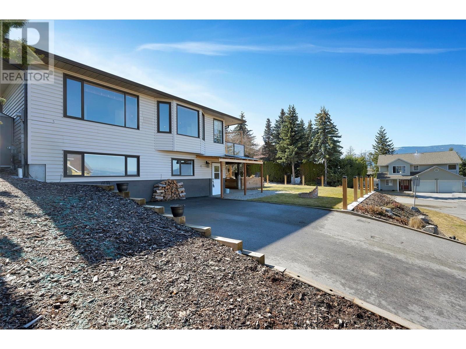  540 21 Street Southeast, Salmon Arm