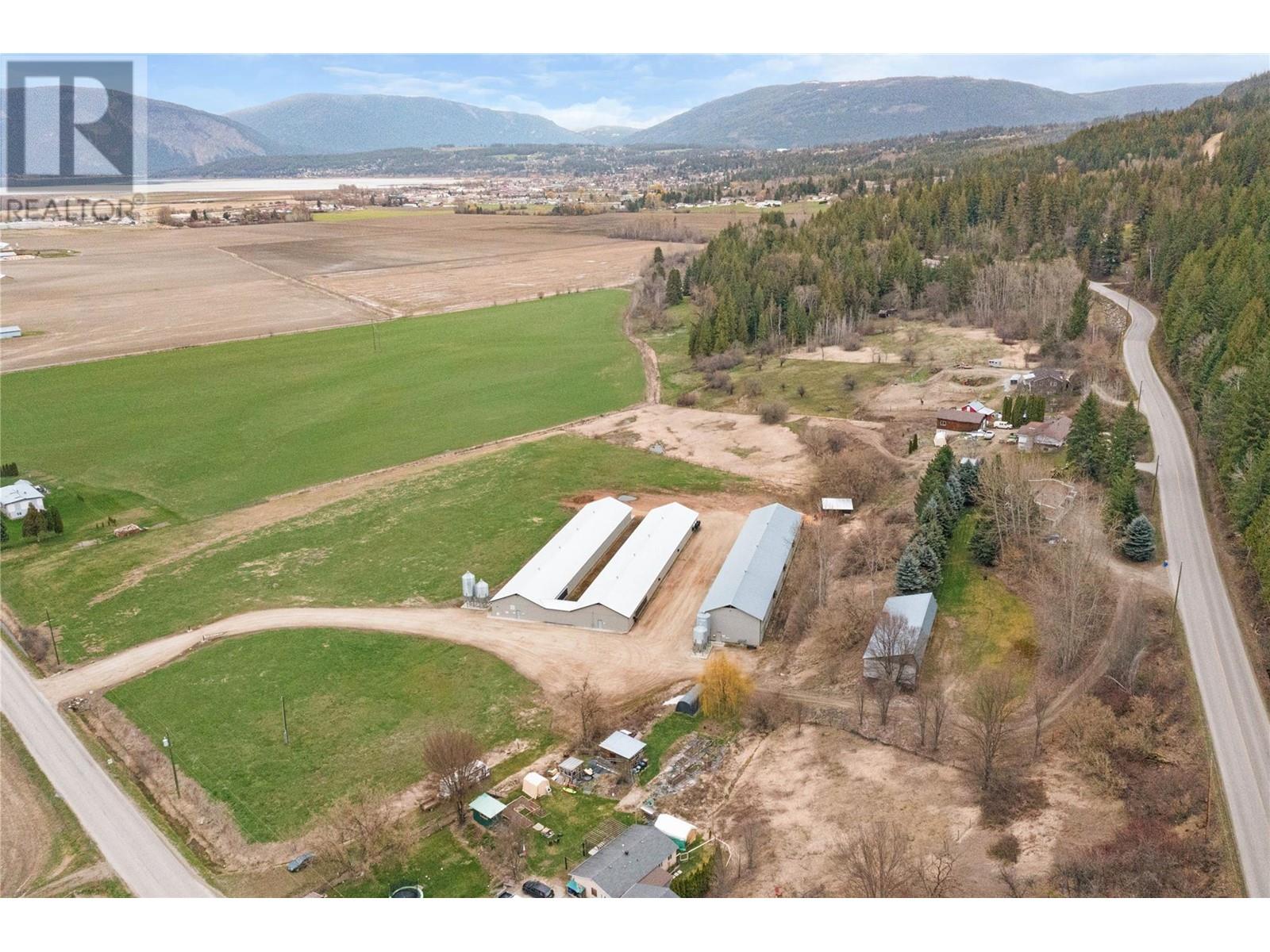  2811 Foothill Road Southwest, Salmon Arm