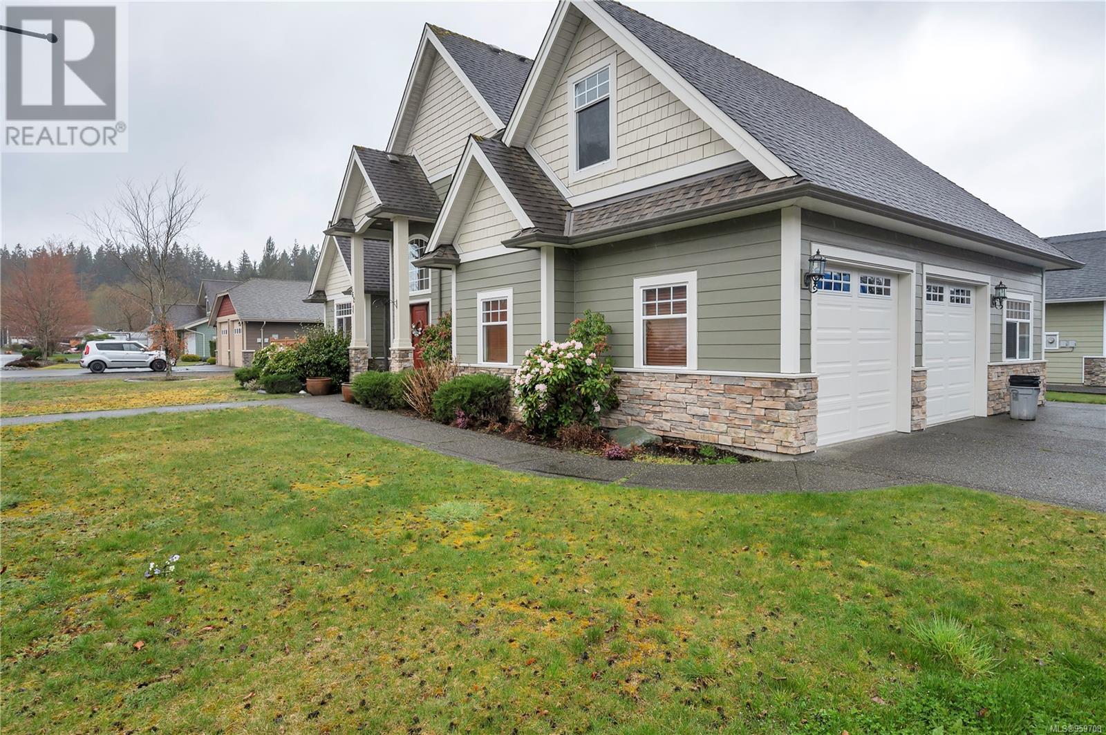 562 Edgewood Dr, Campbell River