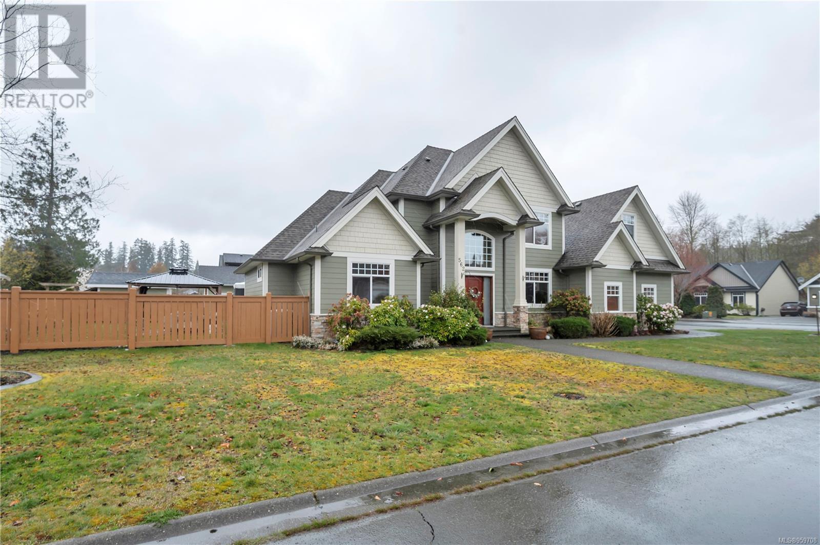 562 Edgewood Dr, Campbell River
