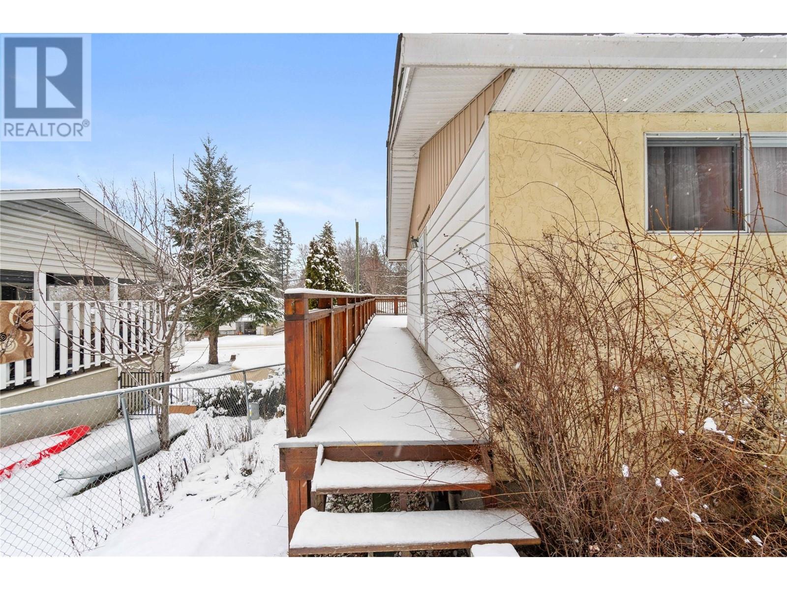  2100 1 Avenue Northeast, Salmon Arm